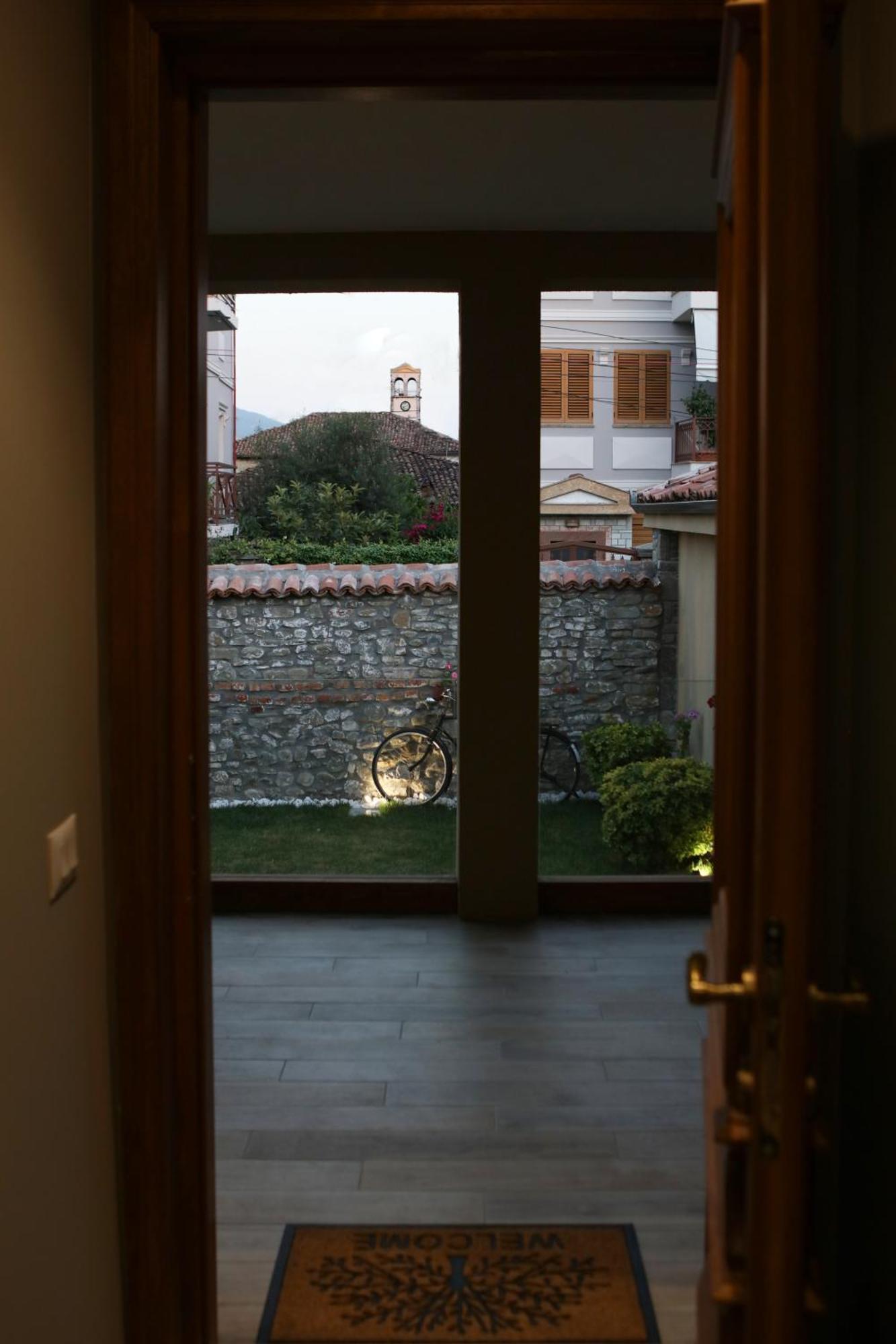 Villa Zoi A Stay To Remember I Located Inside The Castle Of Elbasan, On A Historic Roman Road Via Egnatia I Homemade Breakfast إلباسان المظهر الخارجي الصورة