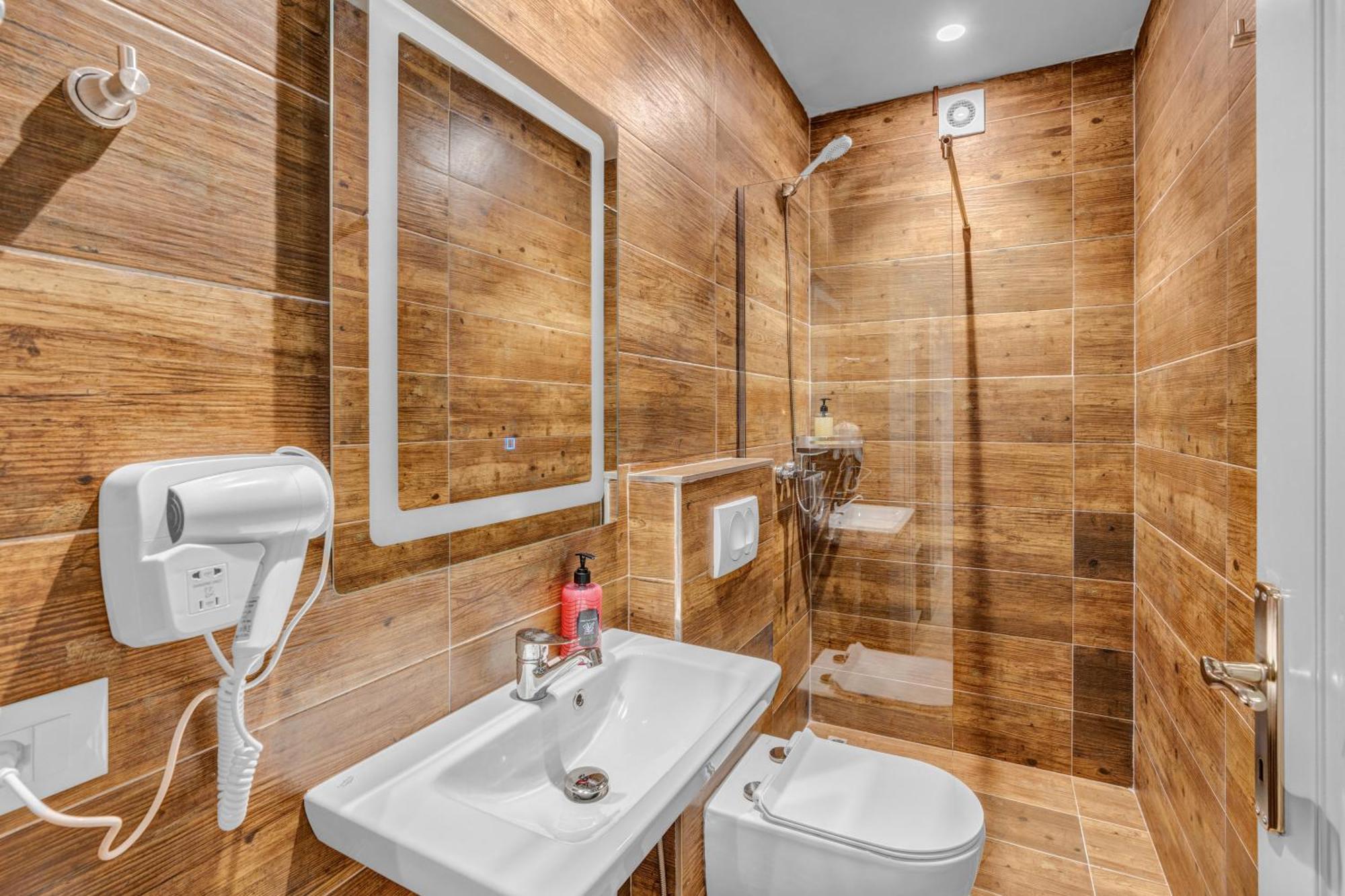 Villa Zoi A Stay To Remember I Located Inside The Castle Of Elbasan, On A Historic Roman Road Via Egnatia I Homemade Breakfast إلباسان المظهر الخارجي الصورة