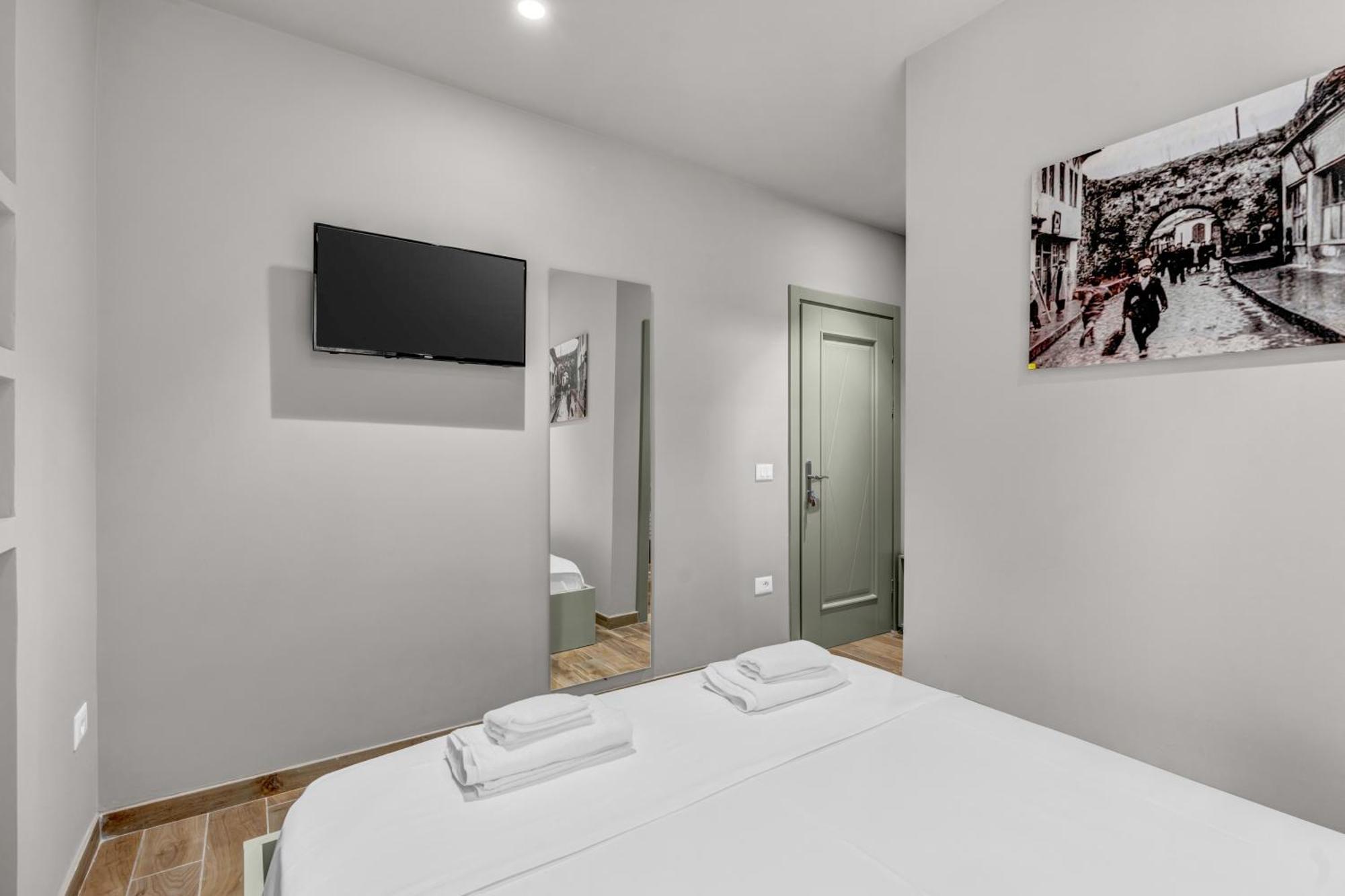Villa Zoi A Stay To Remember I Located Inside The Castle Of Elbasan, On A Historic Roman Road Via Egnatia I Homemade Breakfast إلباسان المظهر الخارجي الصورة