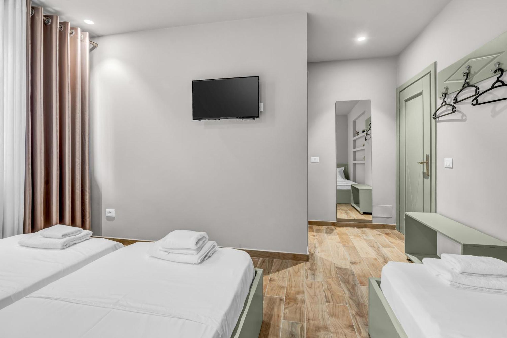 Villa Zoi A Stay To Remember I Located Inside The Castle Of Elbasan, On A Historic Roman Road Via Egnatia I Homemade Breakfast إلباسان المظهر الخارجي الصورة