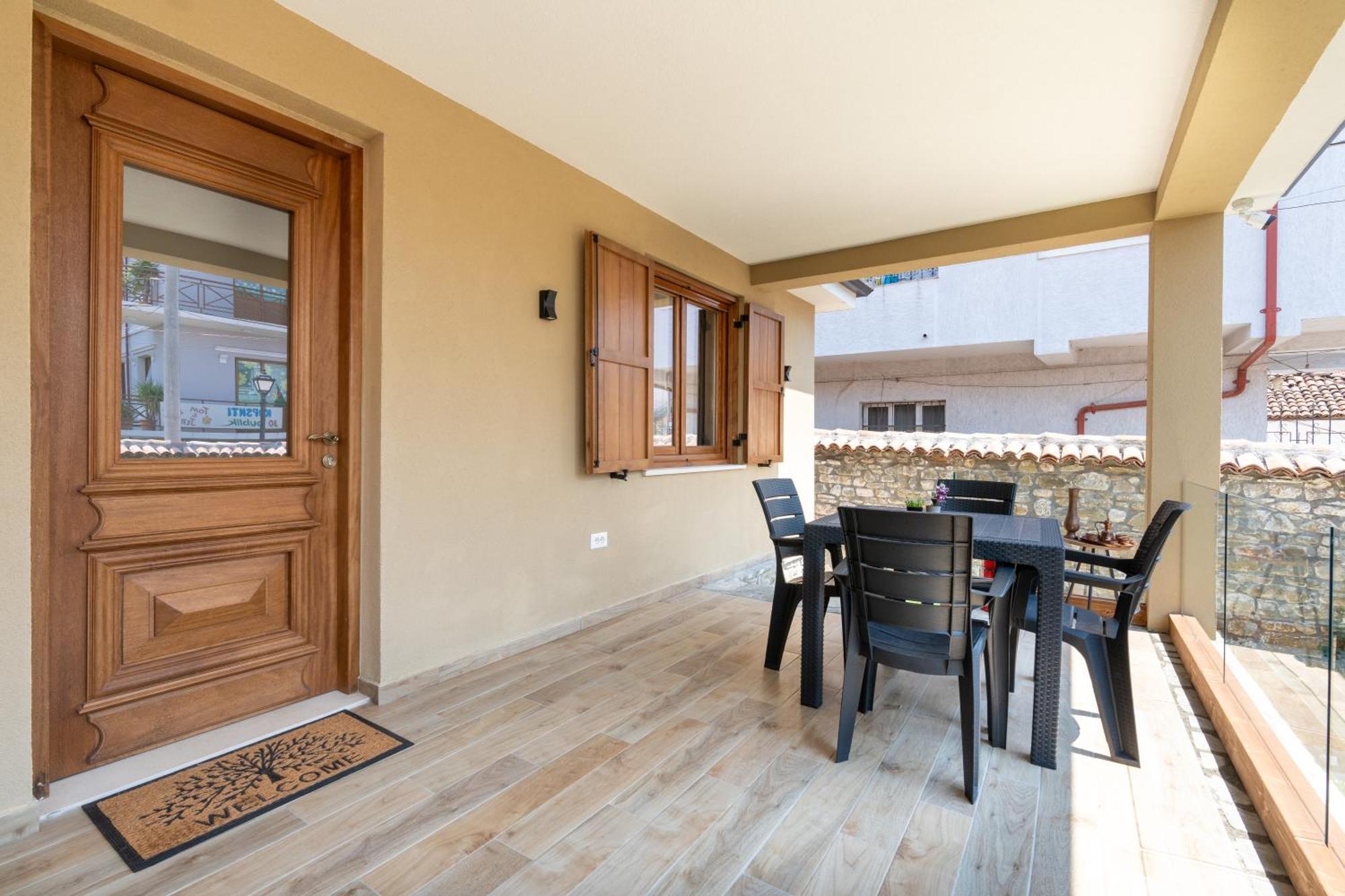 Villa Zoi A Stay To Remember I Located Inside The Castle Of Elbasan, On A Historic Roman Road Via Egnatia I Homemade Breakfast إلباسان المظهر الخارجي الصورة