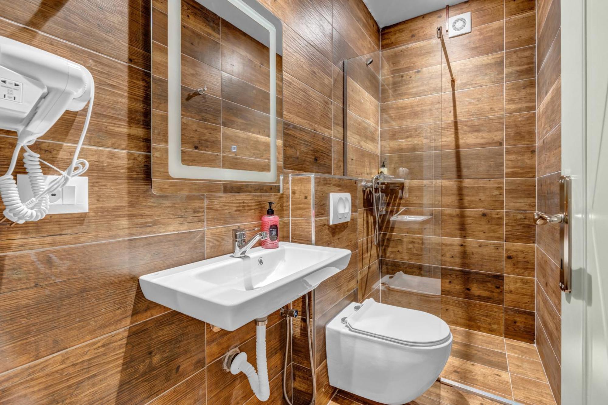 Villa Zoi A Stay To Remember I Located Inside The Castle Of Elbasan, On A Historic Roman Road Via Egnatia I Homemade Breakfast إلباسان المظهر الخارجي الصورة